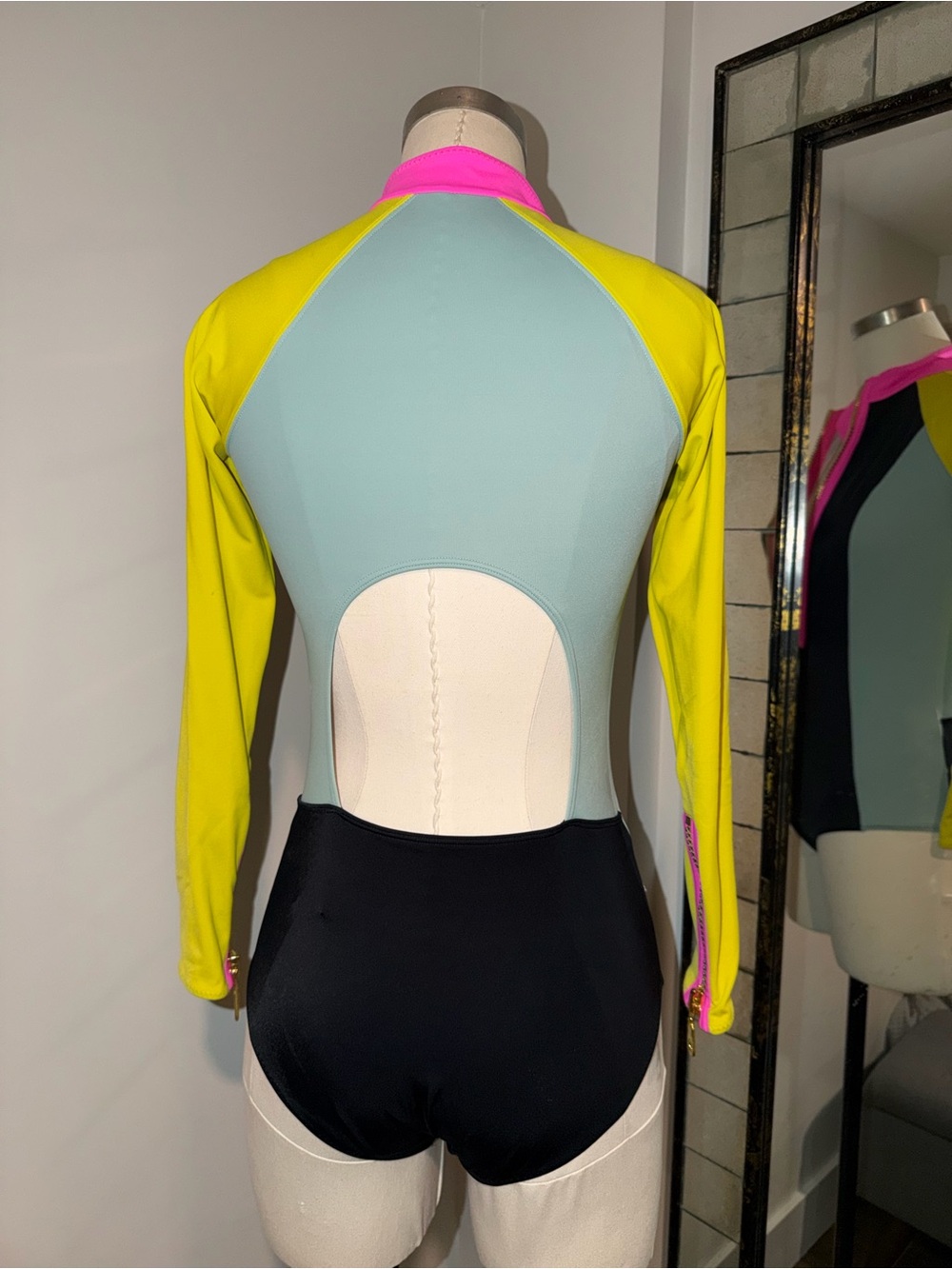 H&M Scuba Swimsuit - Picture 6 of 8
